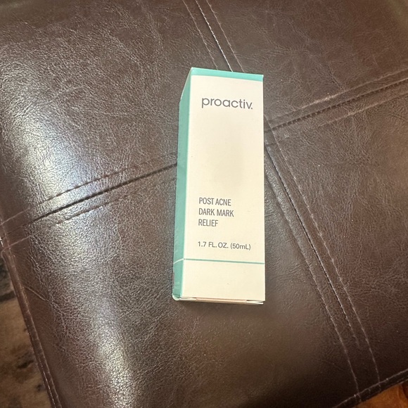 Proactiv Post Acne Dark Mark Relief in White and Teal - Picture 1 of 1
